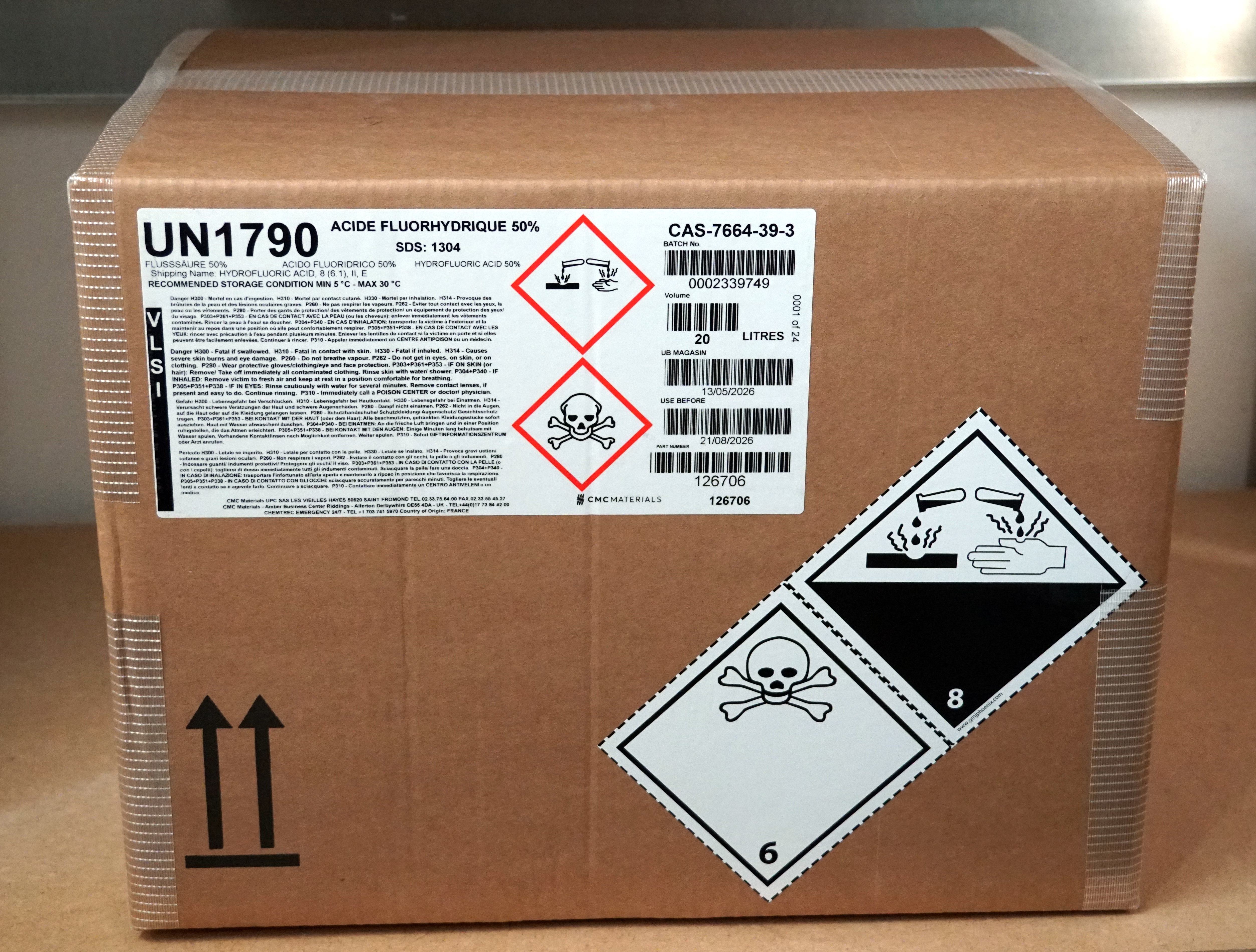 Duży karton chemikaliów dla półprzewodników